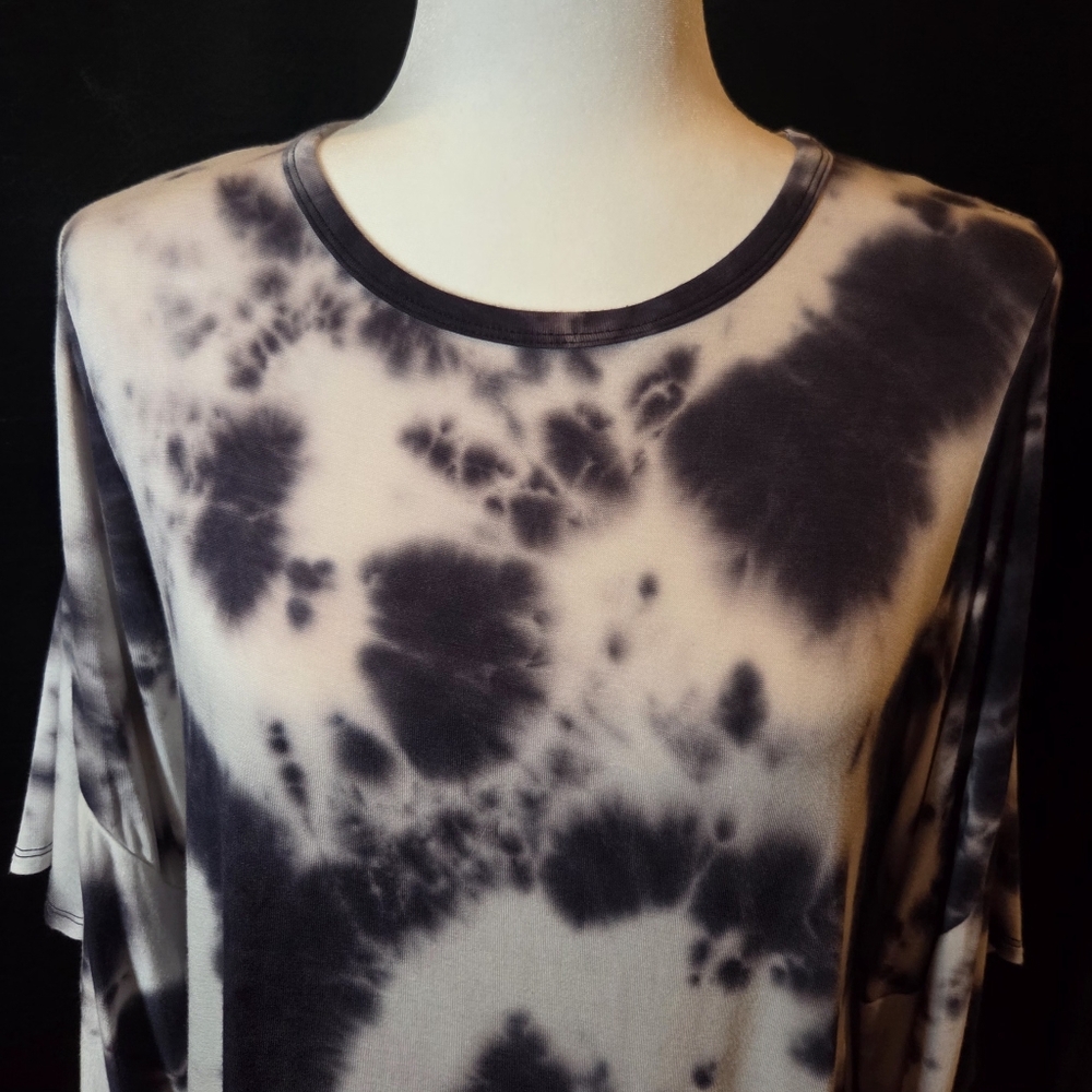 NWOT Survival Boutique Purple Tie Dye Bell Sleeve Tunic M Like New - Picture 5 of 13
